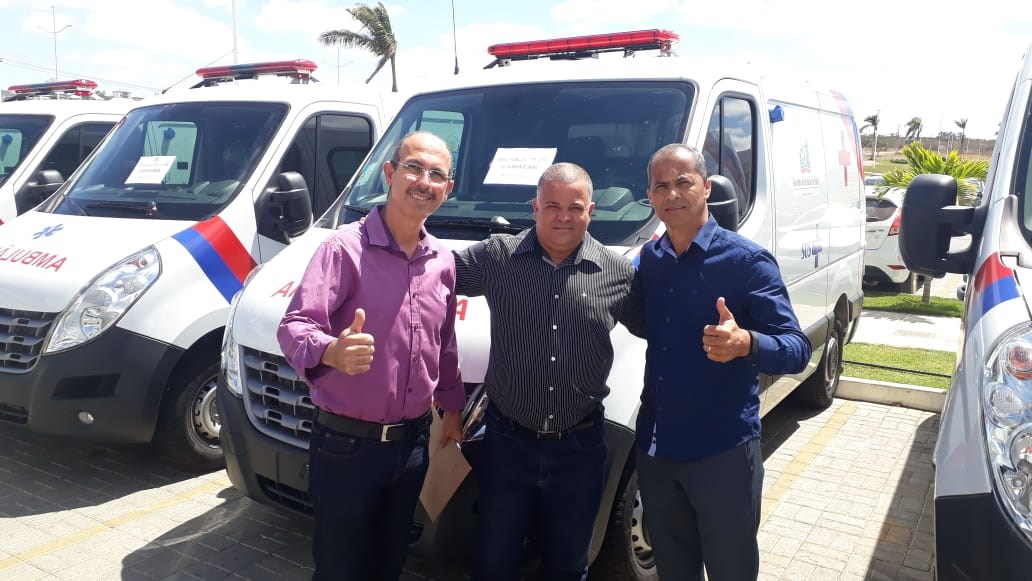 Camacã: Camacã recebe nova Ambulância modelo Van